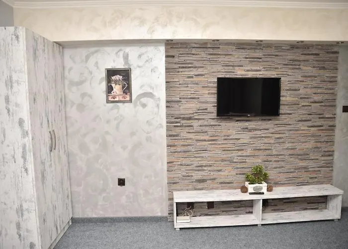 Amigo център דירה *