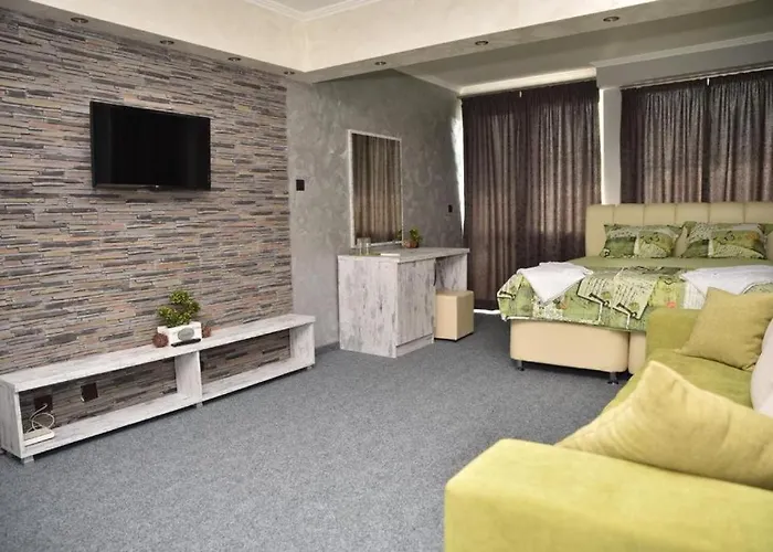 Amigo център * וליקו טורנובו